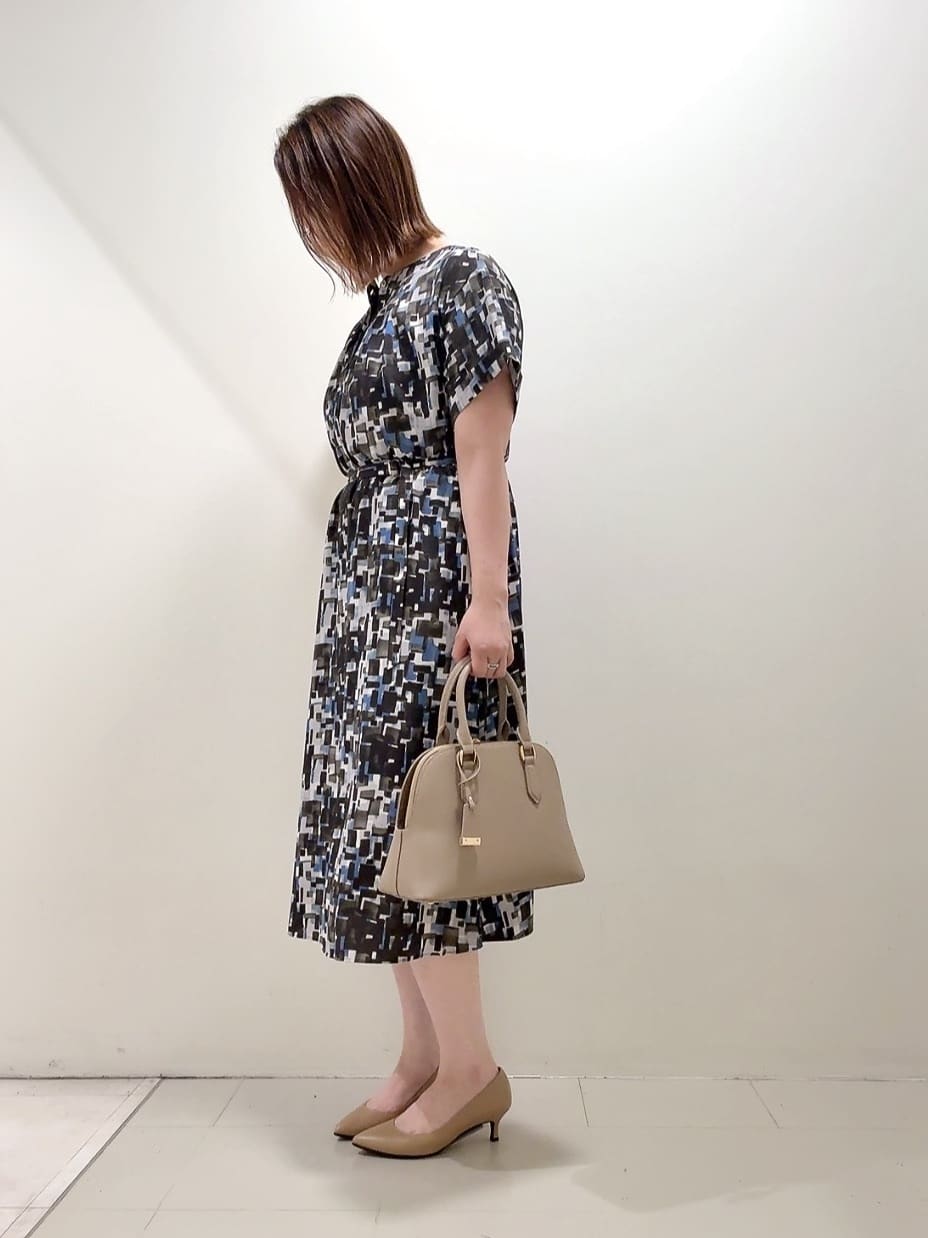 YUIさんの「UNTITLED｜【洗える/前開きボタン/ベルト付】ブロック柄ワンピース」を使ったコーディネート