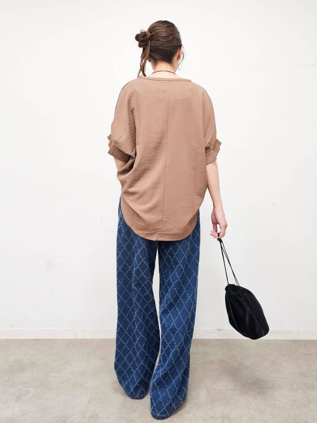 ゆゆさんの「SHOO･LA･RUE｜【洗える】お袖のタックがアクセント インせず着られる さらさらドルマントップス」を使ったコーディネート