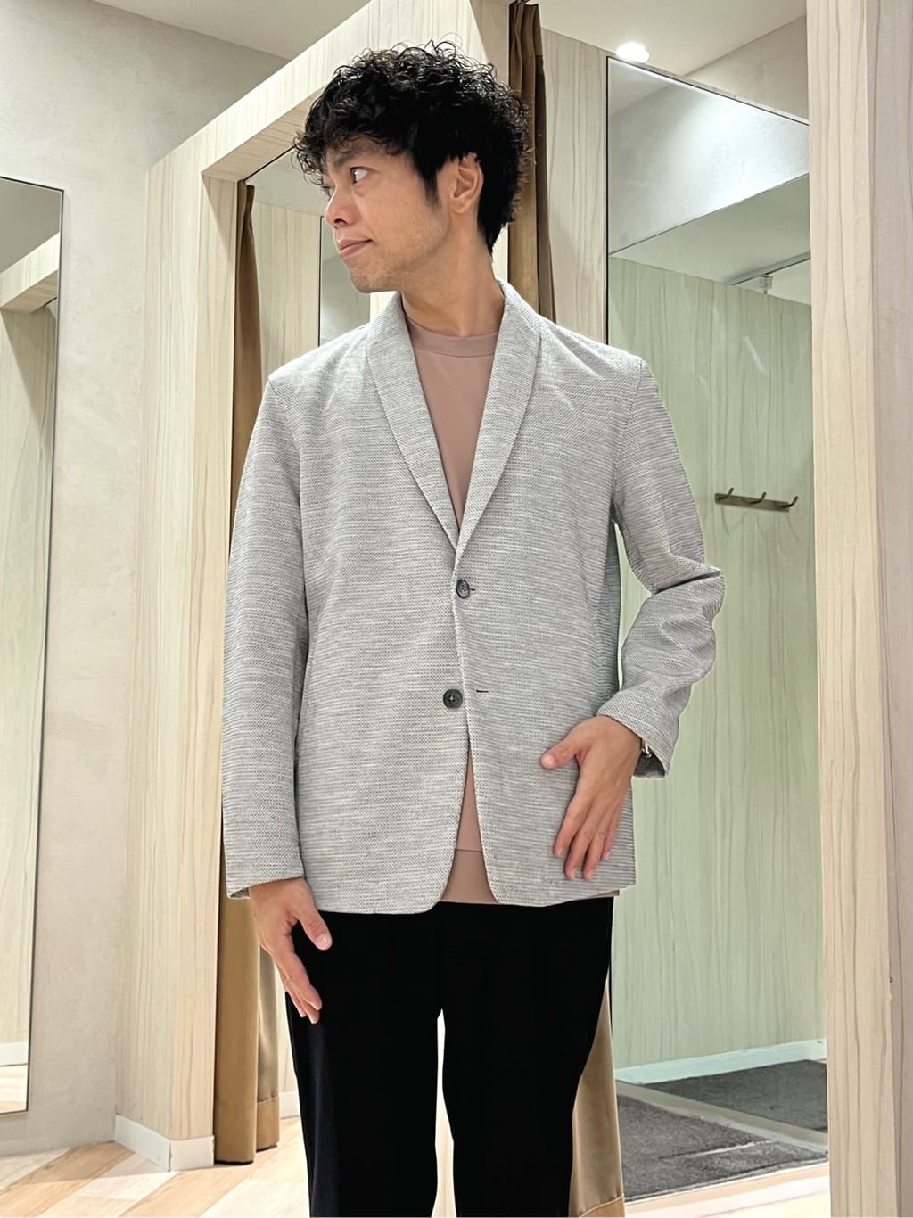 URAさんの「TAKEO KIKUCHI｜【尾州織】ショールカラー カーディガン」を使ったコーディネート