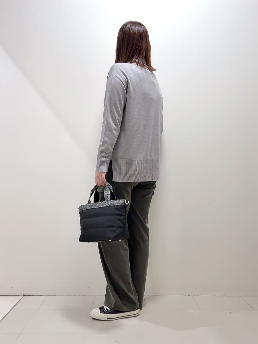 YUIさんの「UNTITLED｜【8色展開/体型カバー】魅せるタイムレスニット」を使ったコーディネート