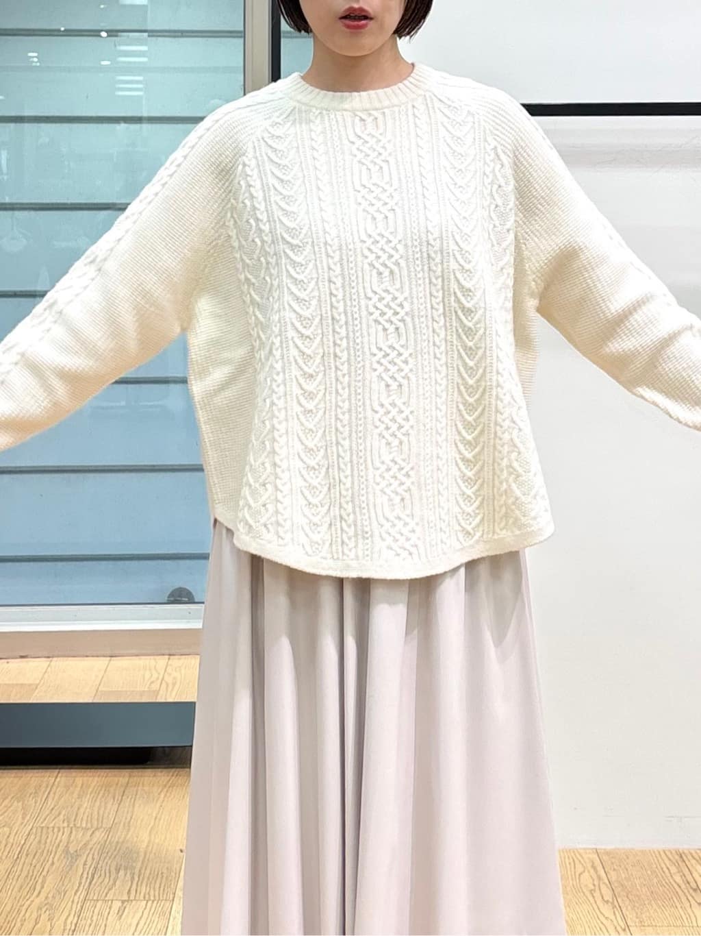 asamiさんの「INDIVI｜【洗える】ケーブルデザイン ラウンドヘムニット」を使ったコーディネート
