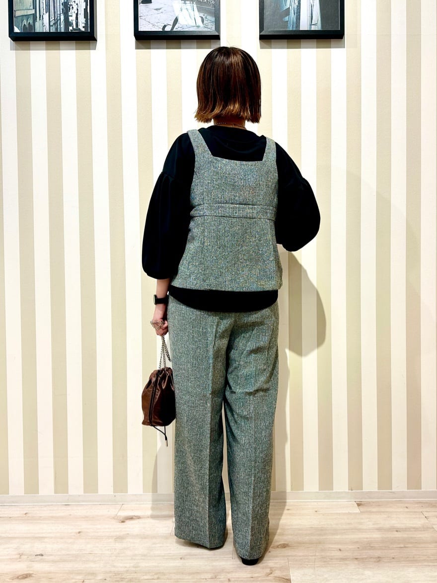 Hanさんの「SHOO･LA･RUE｜【2点セット/7分袖】大人のきれい見え お袖タック入りアクセ付きトップス」を使ったコーディネート