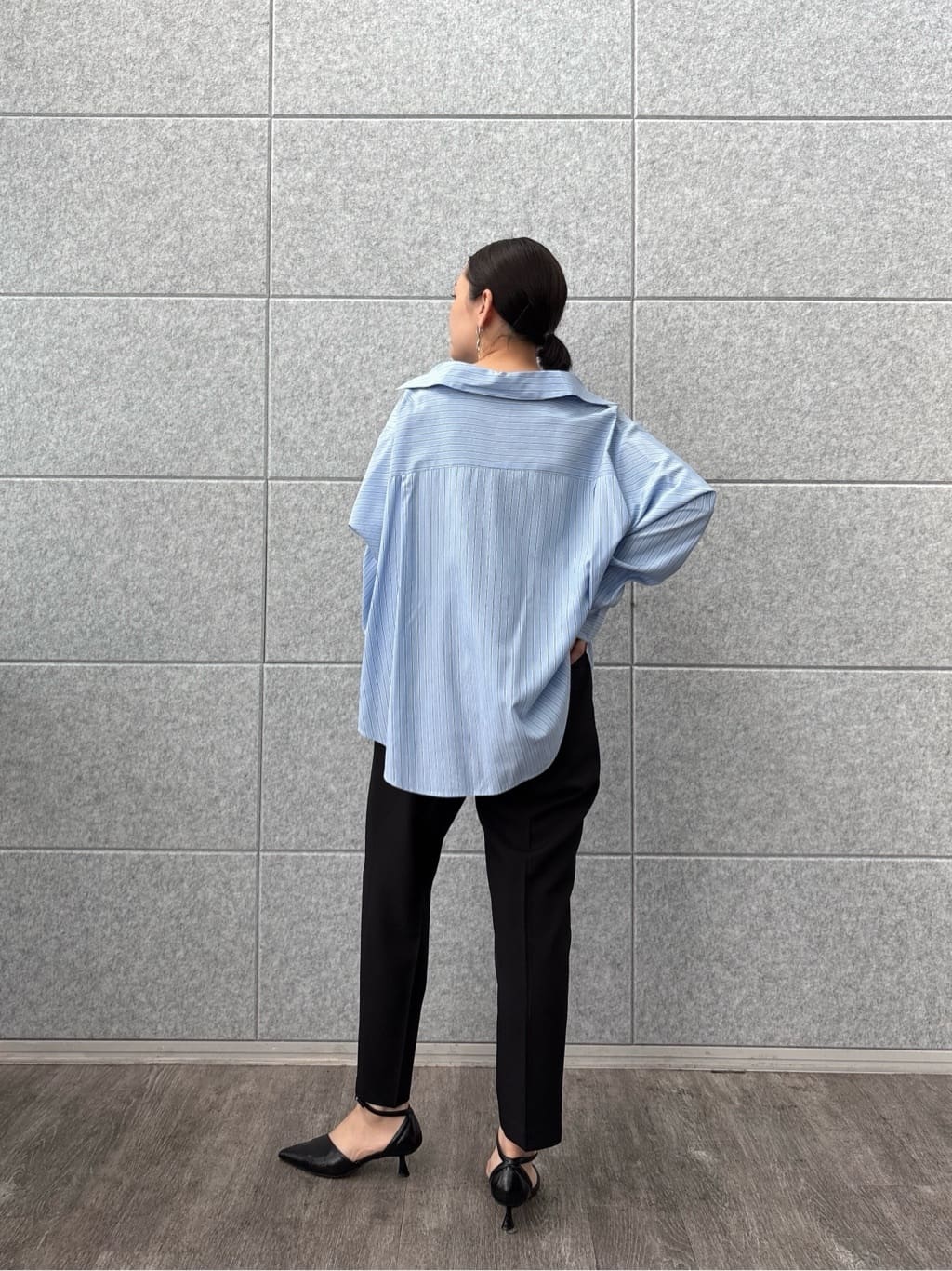 ayanoさんの「INDIVI｜Comfy SET UP｜イージーテーパードパンツ【セットアップ対応／通勤/カセット服】」を使ったコーディネート