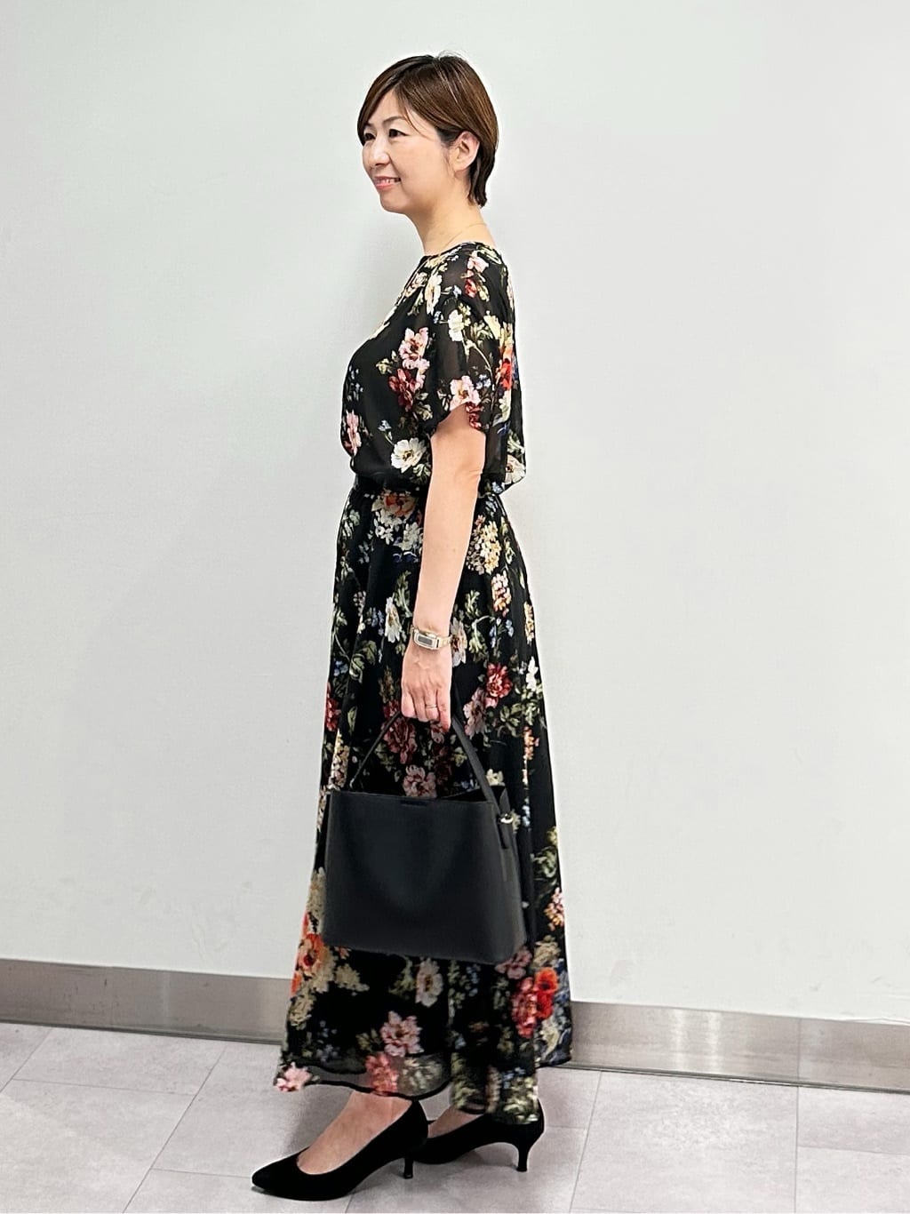 みなこさんの「UNTITLED｜【セットアップ可/花柄エレガント】アンティークフラワー柄ブラウス」を使ったコーディネート