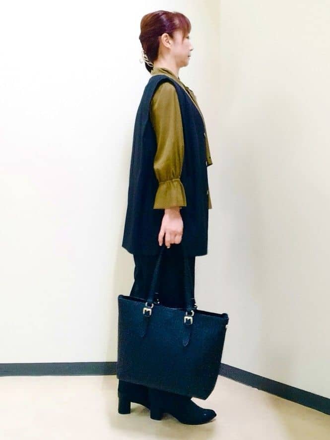 花さんの「Reflect｜【ウエスト総ゴム／セットアップ／単品使いOK◎】ベスト＋ストレートパンツセット」を使ったコーディネート