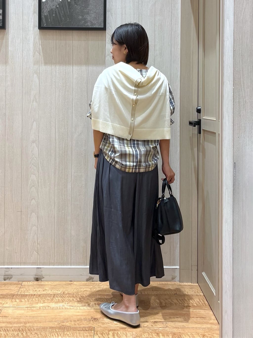 shirayuuuさんの「SHOO･LA･RUE｜【洗える/S-LL】上品なラメ使い クルーネック ニットカーディガン」を使ったコーディネート