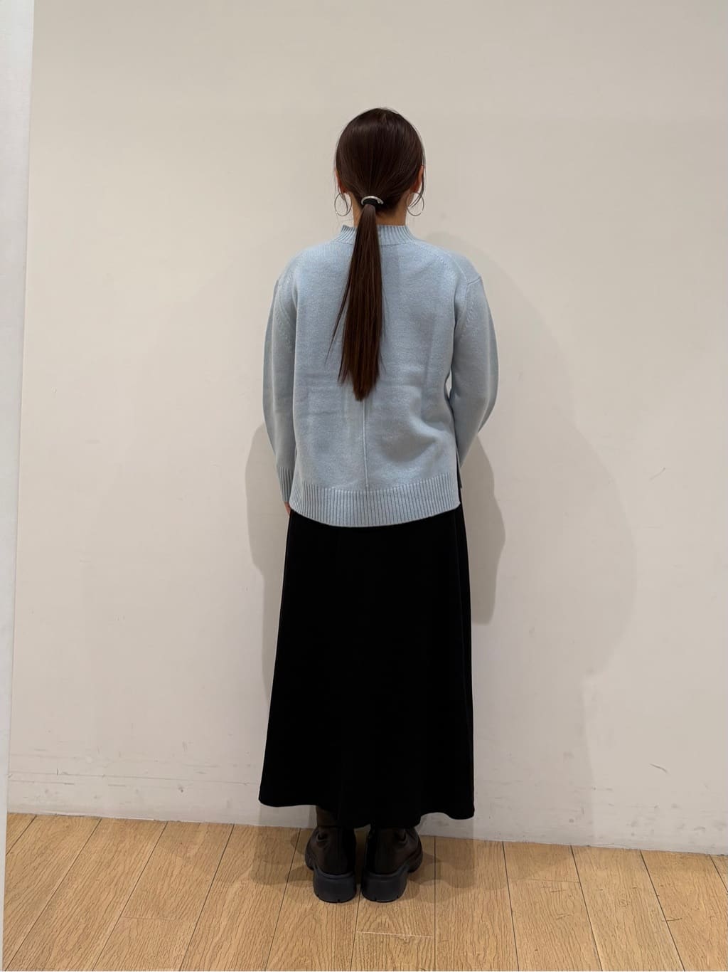 maiさんの「INDIVI｜【エアリー素材】ブークレ着流しニットカーディガン」を使ったコーディネート