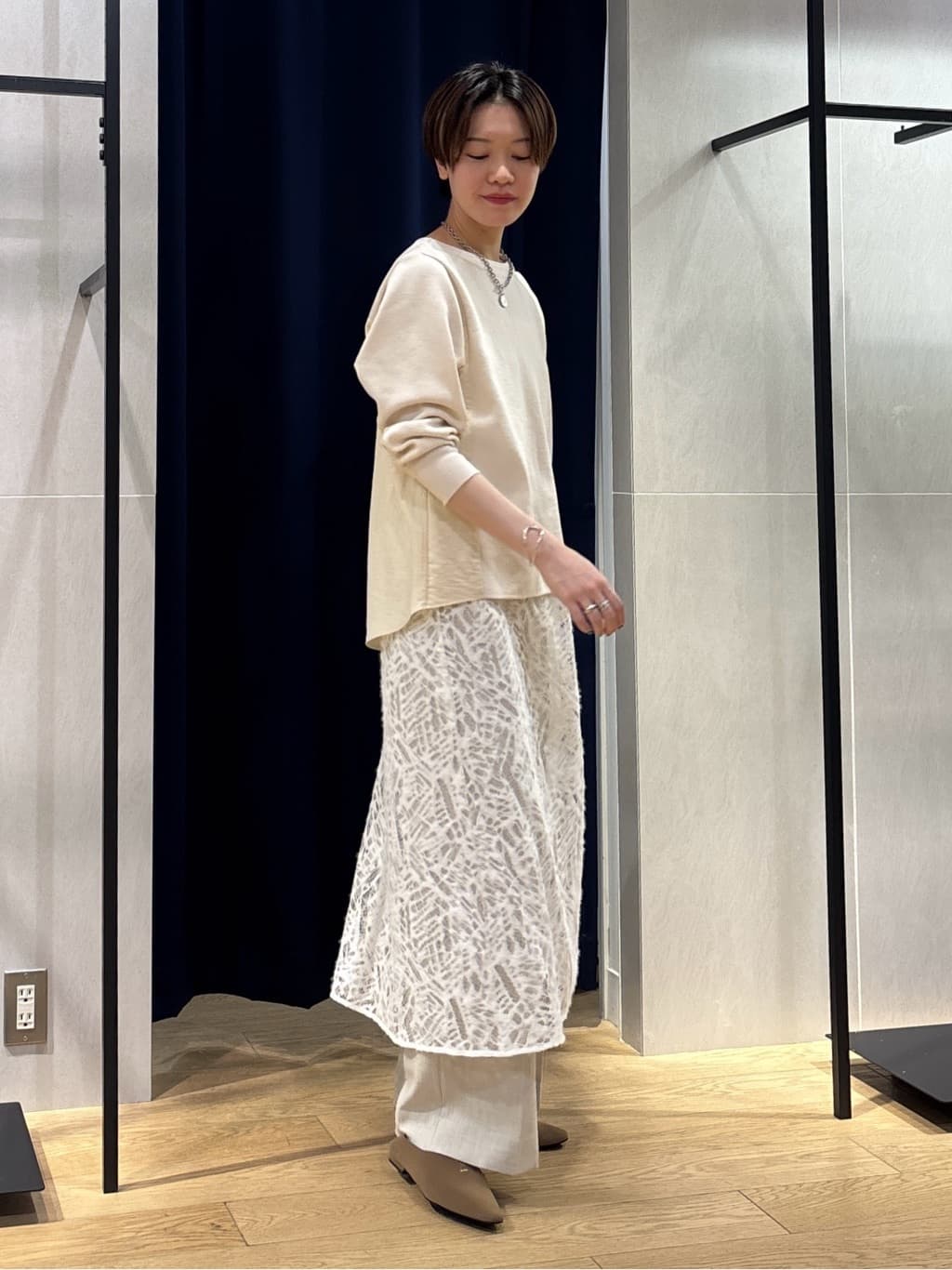 kanaeさんの「INDIVI｜【洗える／選べる8色】トーンアップニット」を使ったコーディネート