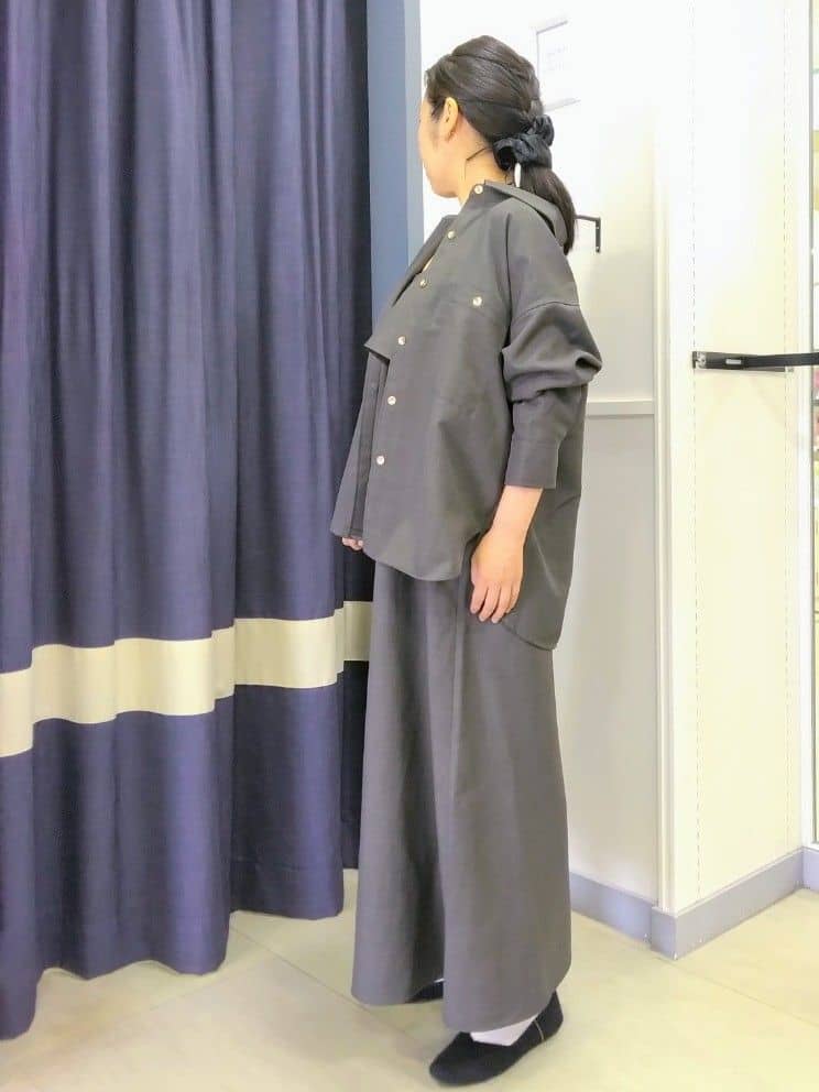 コマさんの「grove｜【カセット服/選べる着丈】洗濯機で洗えるオーバーシャツ」を使ったコーディネート