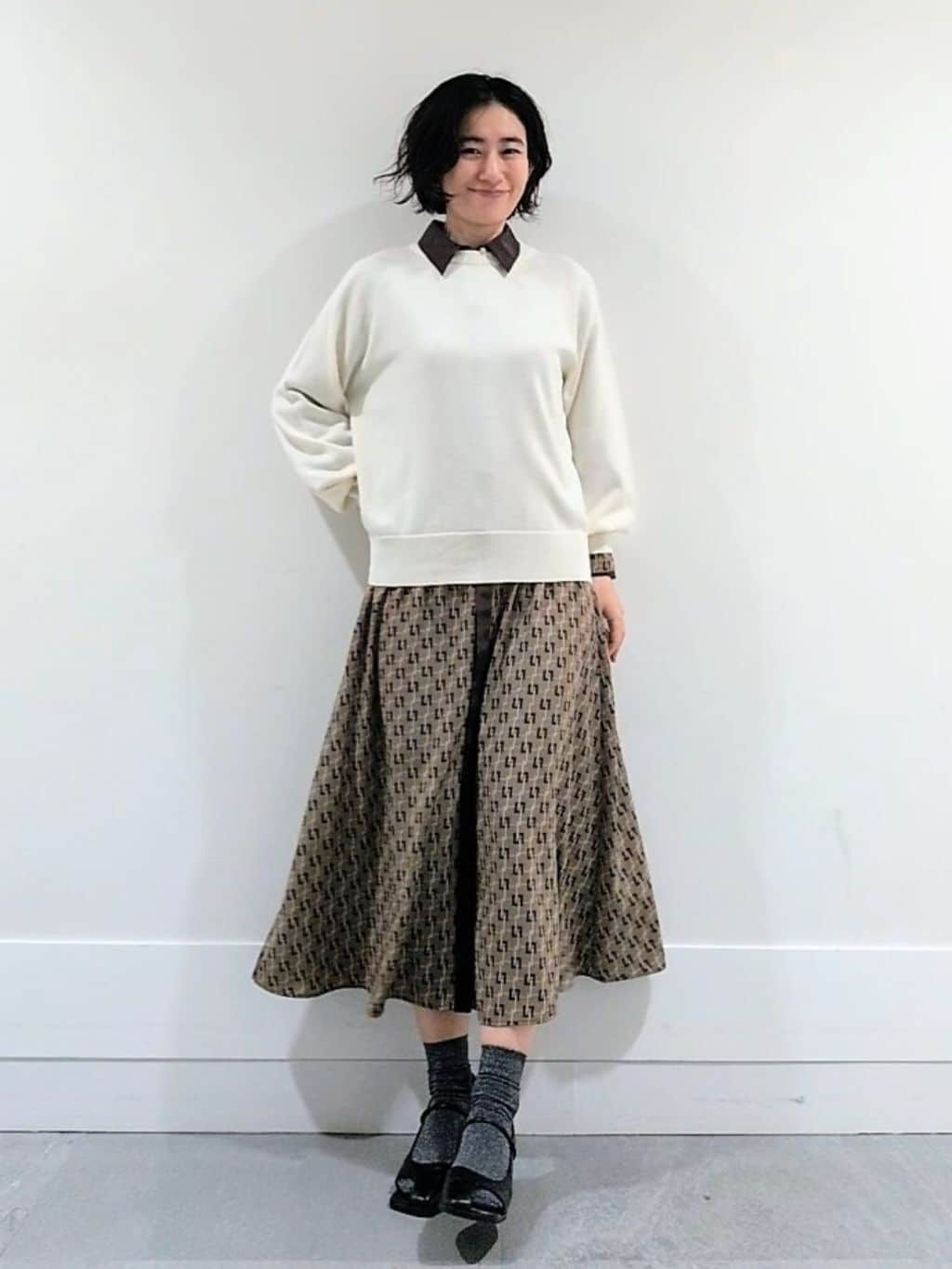 ミズタさんの「UNTITLED｜【8色展開／コンパクト丈】レーヨン混 コクーンニット」を使ったコーディネート