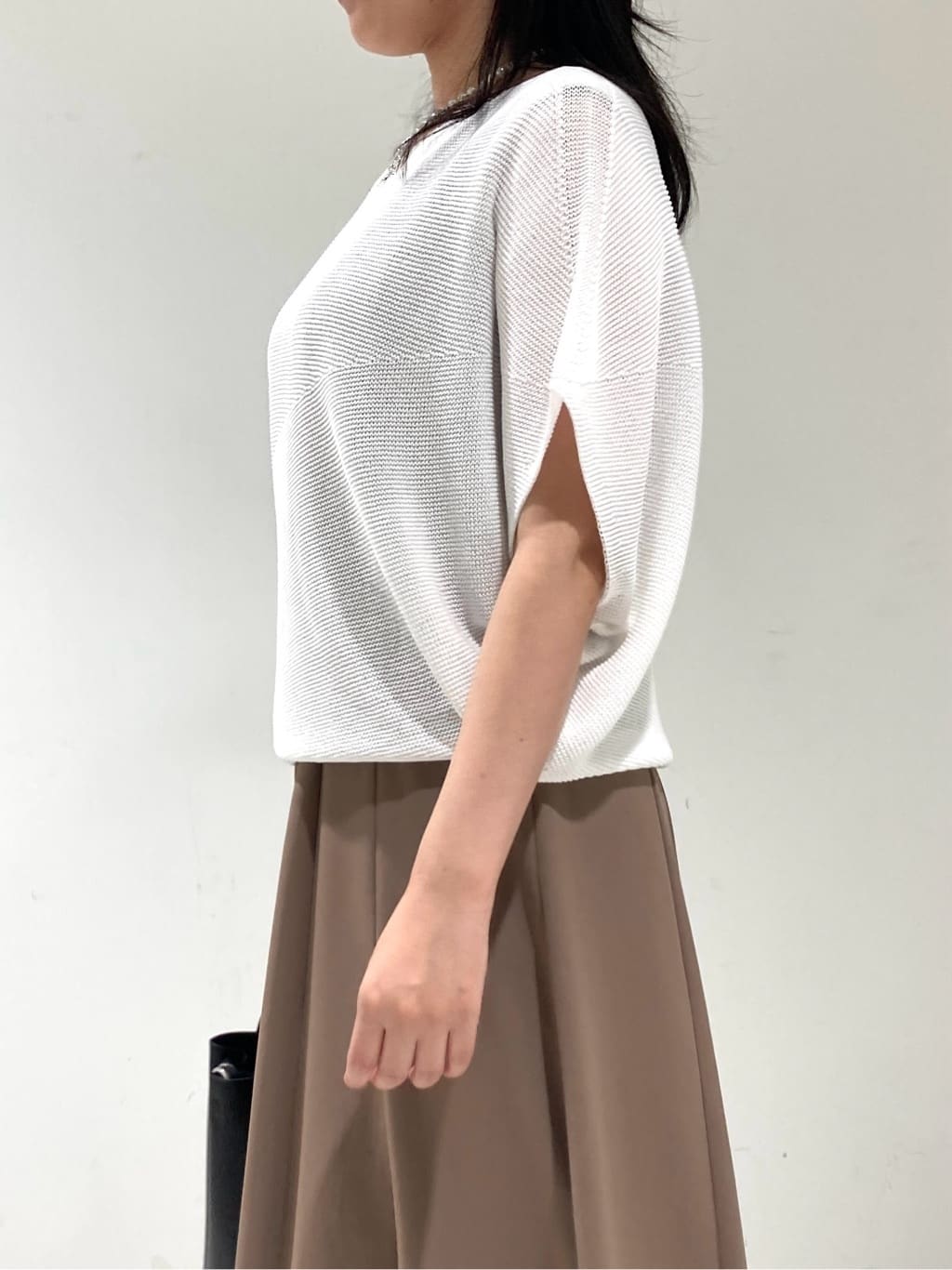momokoさんの「INDIVI｜【洗える／清涼感】コクーンシルエットニット」を使ったコーディネート