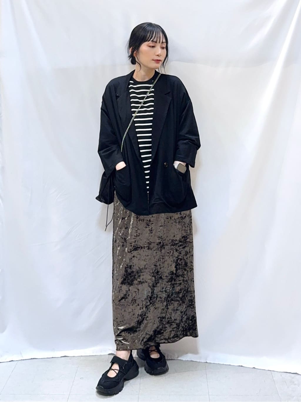 𝐇𝐢𝐫𝐨𝐦𝐢さんの「SHOO･LA･RUE｜【S-LL】インせず決まる 背中タック入り パフ袖トップス」を使ったコーディネート