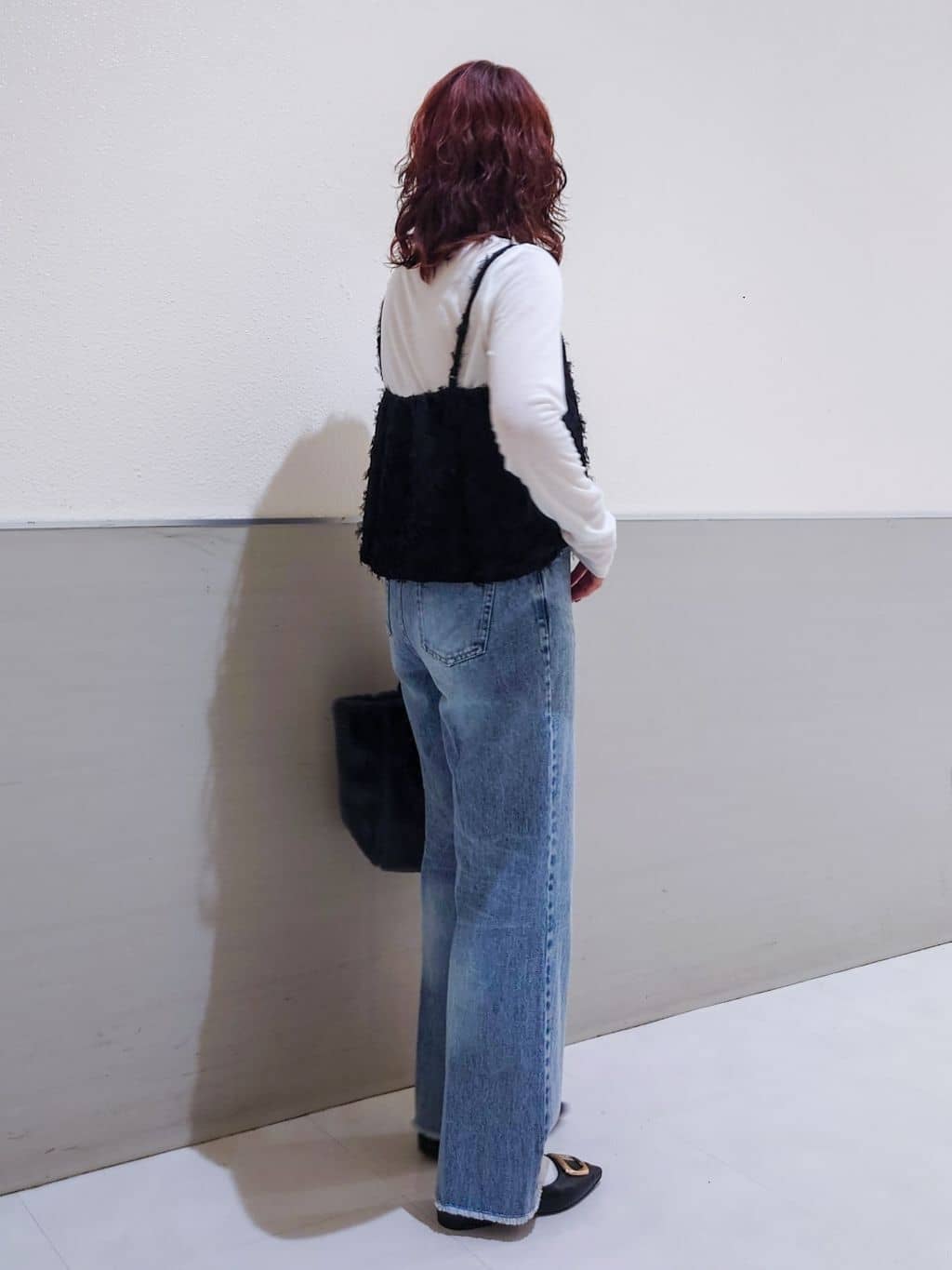 maruさんの「THE SHOP TK｜【後ろ姿もサマになる】ストライプ バックシャーリングシャツ/体型カバー/洗える」を使ったコーディネート
