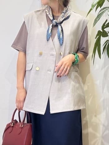 misakiさんの「SHOO･LA･RUE｜【S-LL/セットアップ可/洗濯後しわになりにくい】ダブルベスト」を使ったコーディネート