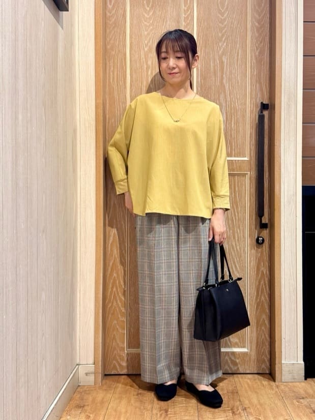 KAORIさんの「SHOO･LA･RUE｜【洗濯機可/S-LL】すっきり上品きれい見え タックワイドパンツ」を使ったコーディネート