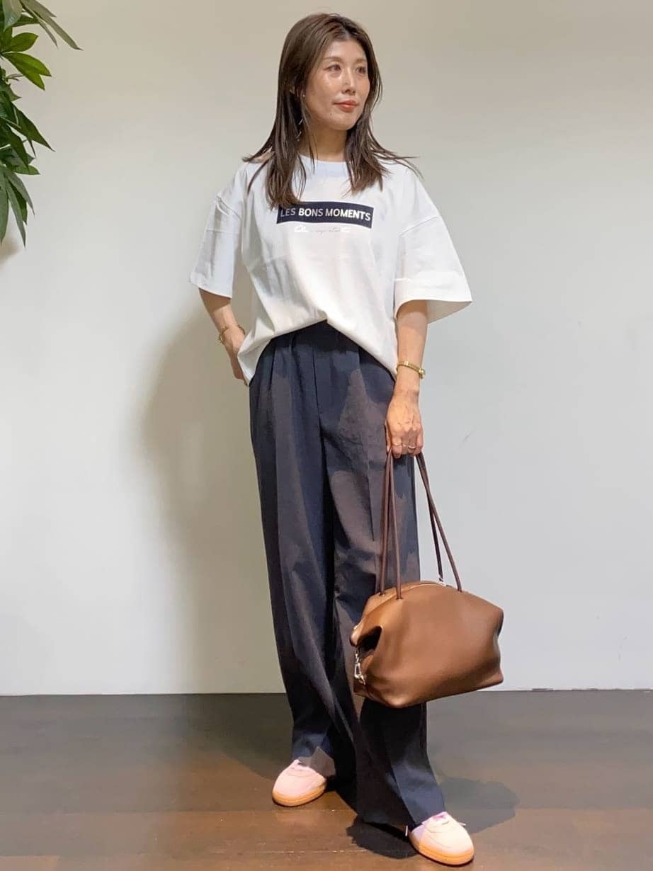 tomoさんの「UNTITLED｜【UV/はっ水/セットアップ可】リラククールパンツ」を使ったコーディネート