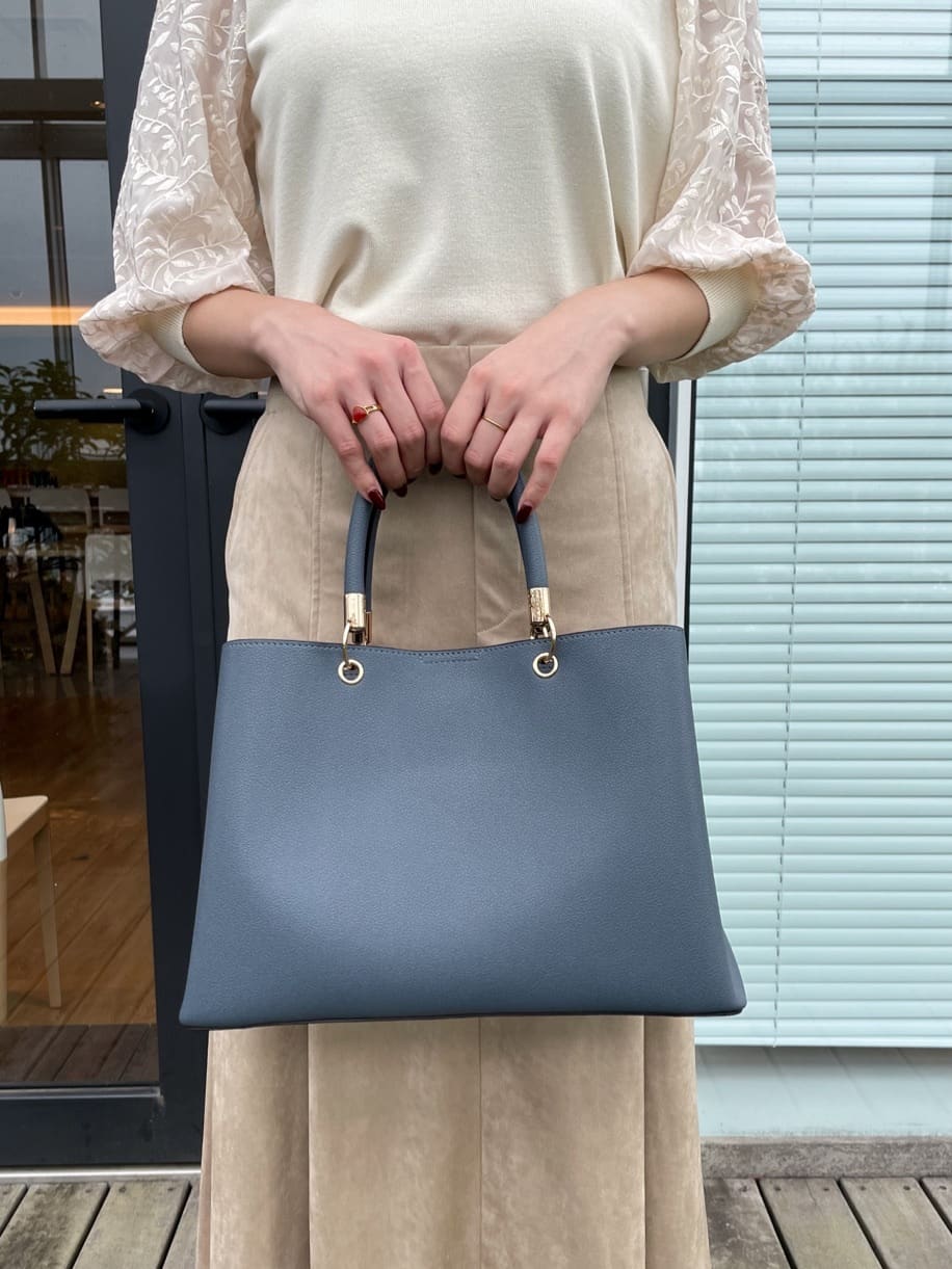 NATSUMIさんの「grove｜【二の腕カバー】繊細さと上品さをまとう袖刺繍プルオーバーニット」を使ったコーディネート