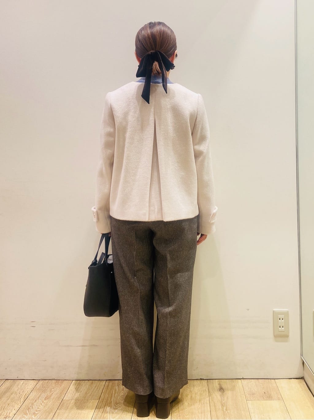 YUKOさんの「index｜フラワーモチーフハイネックニット【洗える】」を使ったコーディネート