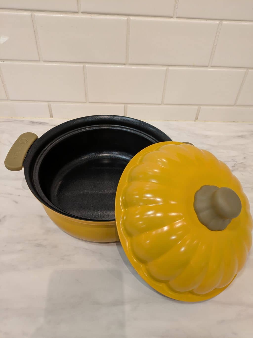 miさんの「212 KITCHEN STORE｜べジポ IH対応ミニ卓上鍋 19cm トマト」を使ったコーディネート