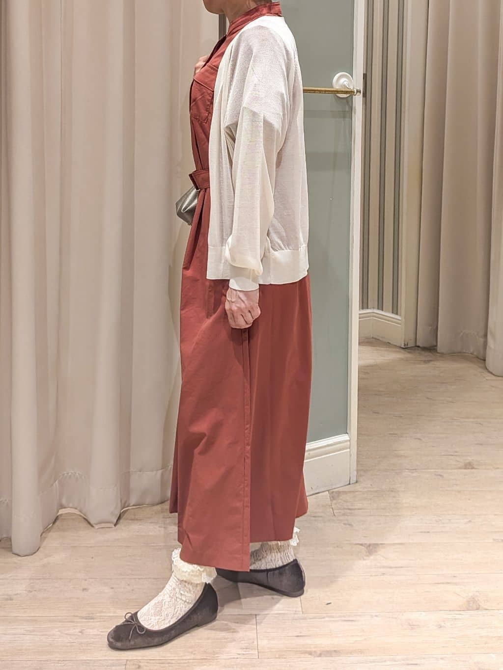 ちゃさんの「grove｜さっと二の腕カバー　大人な抜け感シアーラグランVネックカーデ」を使ったコーディネート