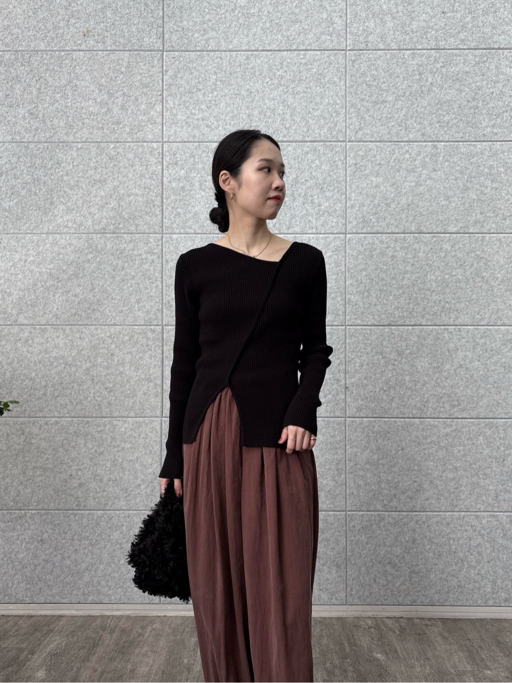 ひなさんの「INDIVI｜ウエストギャザーパンツ」を使ったコーディネート