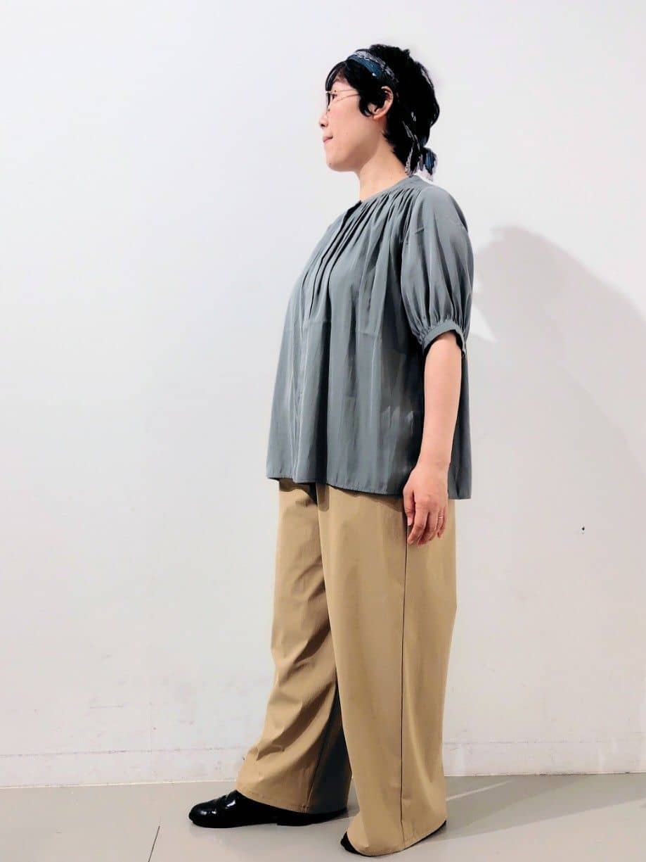 kodamaさんの「THE SHOP TK｜【インしなくも決まる】サテンギャザー5分袖ブラウス」を使ったコーディネート