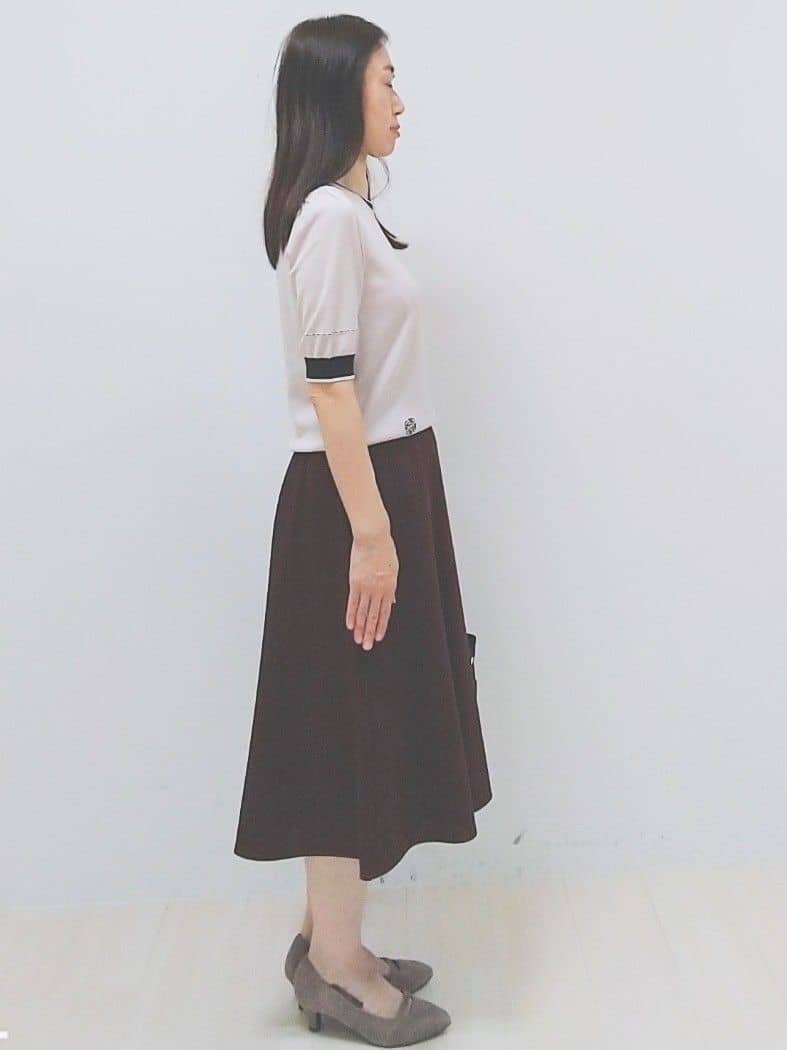 SANAさんの「Reflect｜【WEB先行カラーあり／手洗い可／アンサンブル可】バイカラーカーディガン」を使ったコーディネート