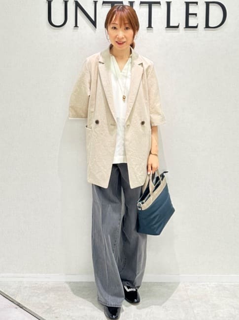 Miwaさんの「UNTITLED｜【UVカット/接触冷感/吸水速乾/ゆったり】V開きネックシャツ」を使ったコーディネート