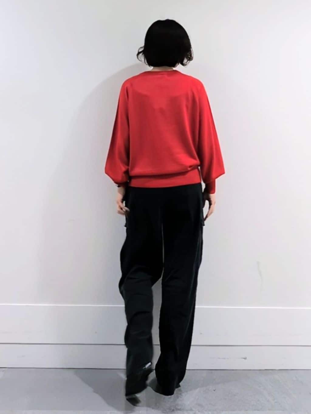ミズタさんの「UNTITLED｜【8色展開／コンパクト丈】レーヨン混 コクーンニット」を使ったコーディネート