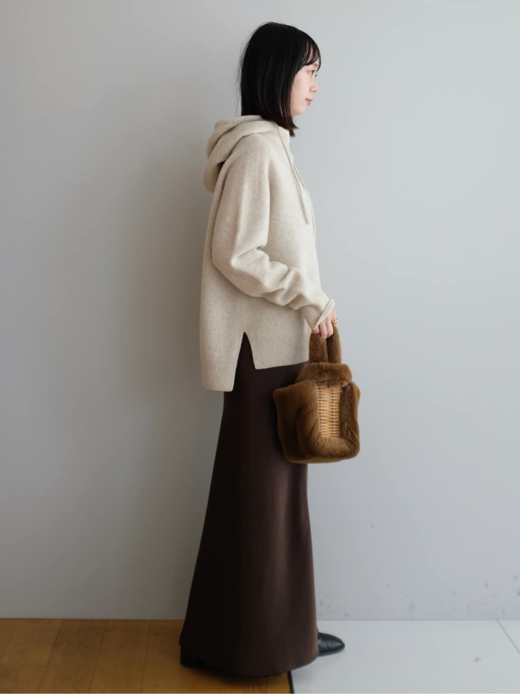 Kishimotoさんの「DRESSTERIOR｜ストレッチヴィンテージサテンナロースカート」を使ったコーディネート