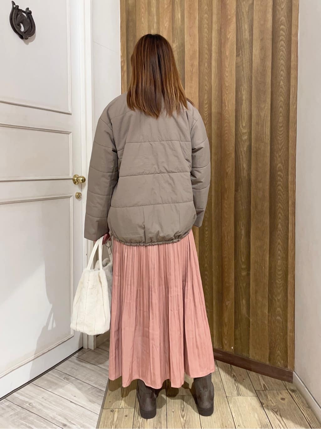 ちえさんの「SHOO･LA･RUE｜【洗濯機可/撥水/リバーシブル】 ノーカラー中綿ブルゾン」を使ったコーディネート
