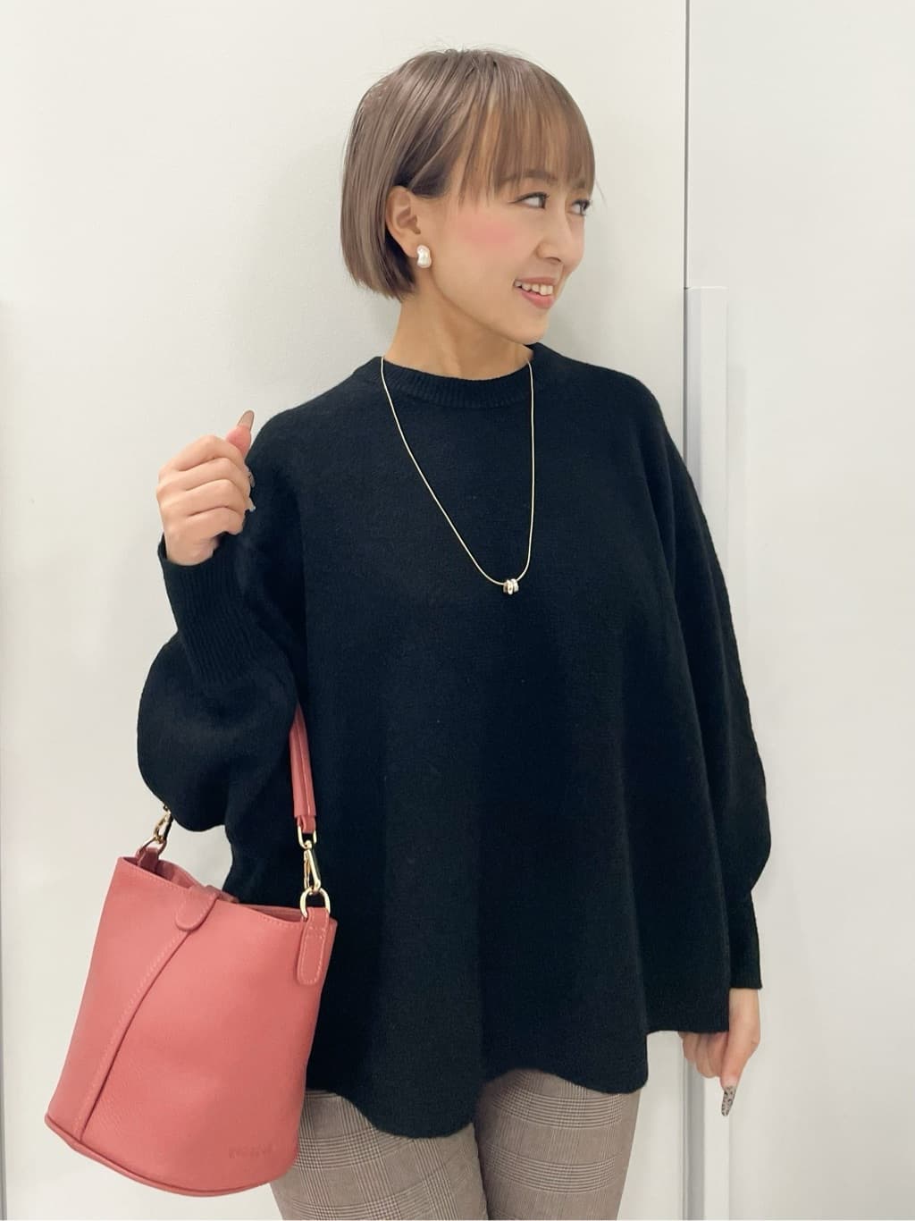 chiiさんの「COUP DE CHANCE｜【手洗い可／日本製／ストレッチ】定番センタープレス入りパンツ」を使ったコーディネート