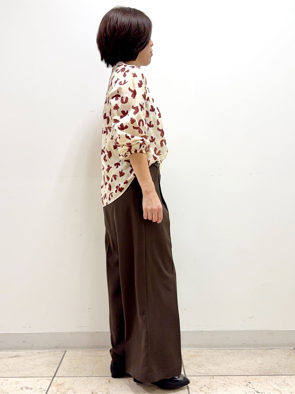 kaeさんの「Reflect｜【ジャケットのインナーにおすすめ◎】花柄タックデザインブブラウス」を使ったコーディネート