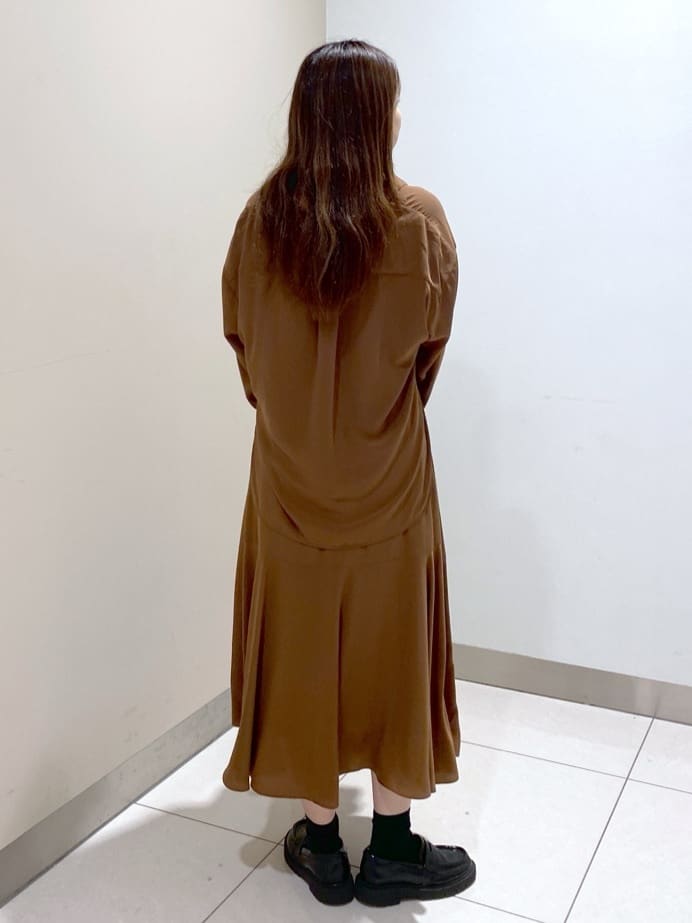 kanaさんの「UNTITLED｜【セットアップ可/スキッパー/ゆったり】リラクパウダーシャツ」を使ったコーディネート