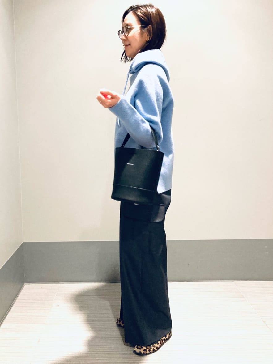 Furuさんの「DRESSTERIOR｜カシミヤブレンドフードニット」を使ったコーディネート