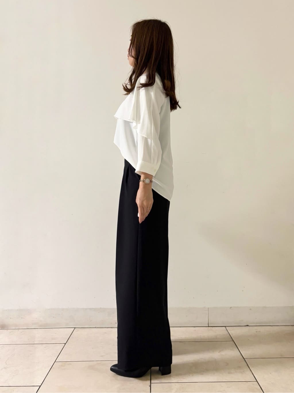 kahoさんの「INDIVI｜【羽織りとしても活躍！】ケープカラーブラウス」を使ったコーディネート