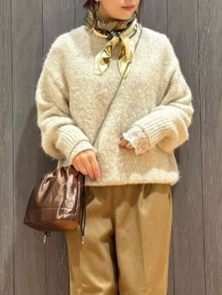 meiさんの「SHOO･LA･RUE｜【洗濯機可/S-LL】上品にキラリと華やぐ スパンコールニット」を使ったコーディネート