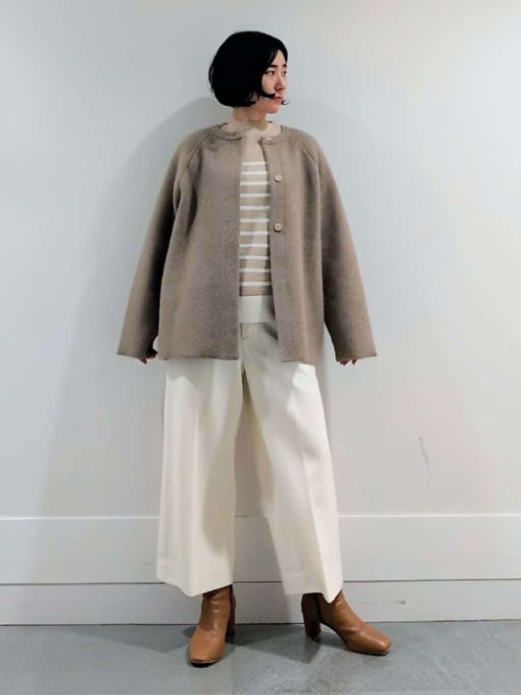 ミズタさんの「UNTITLED｜【ウール100%/ウエスト後ろゴム】 クロップドワイドパンツ」を使ったコーディネート