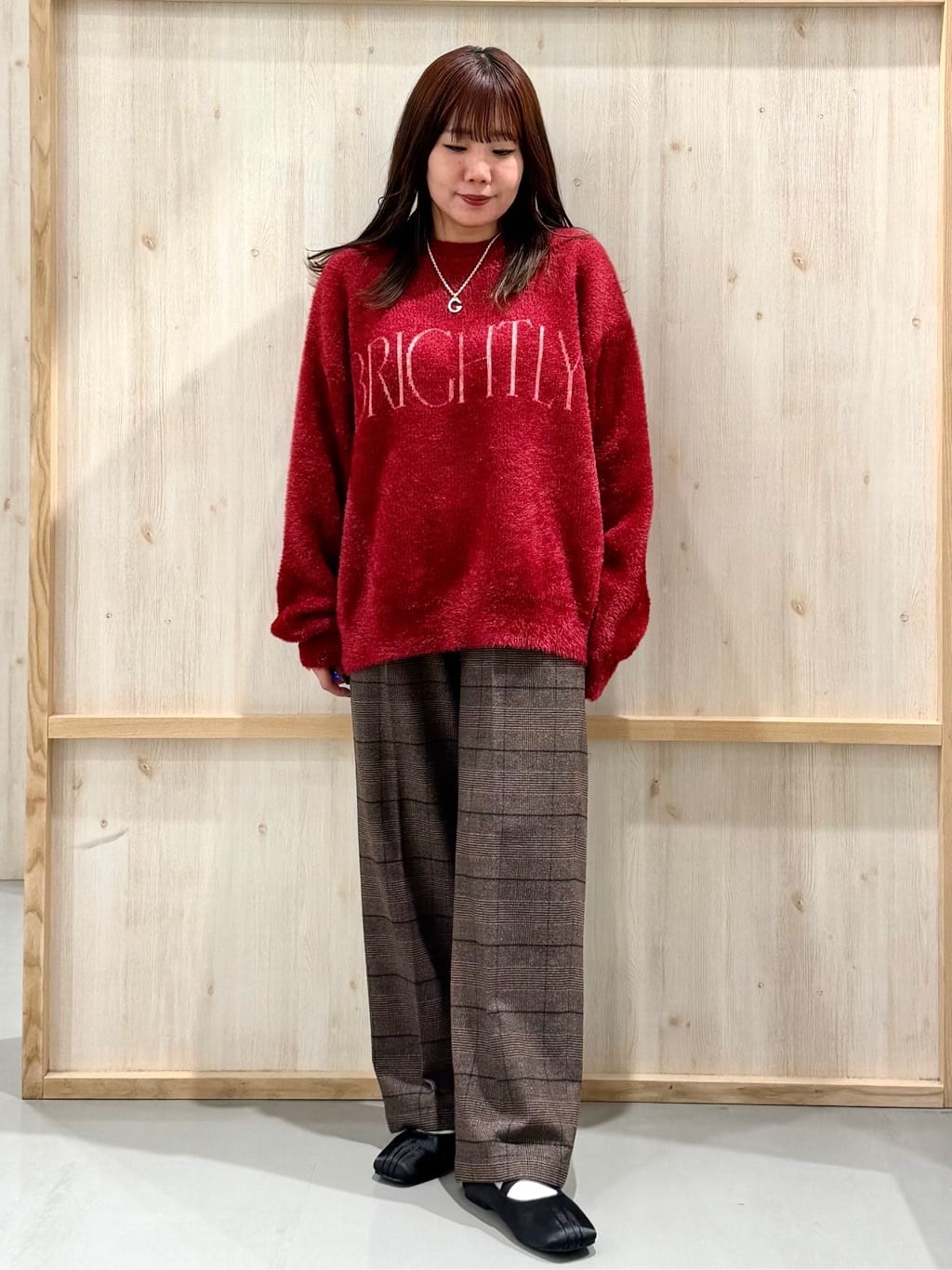 nanaさんの「THE SHOP TK｜ベルベットフェザー ロゴニットプルオーバー」を使ったコーディネート