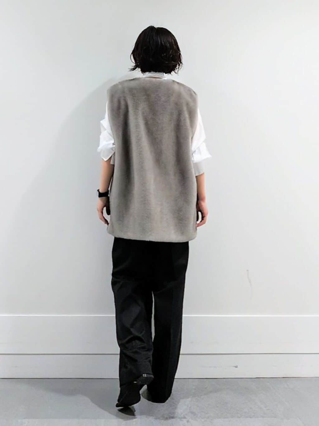 ミズタさんの「UNTITLED｜【トレンド/ジレ】フェイクファーベスト」を使ったコーディネート