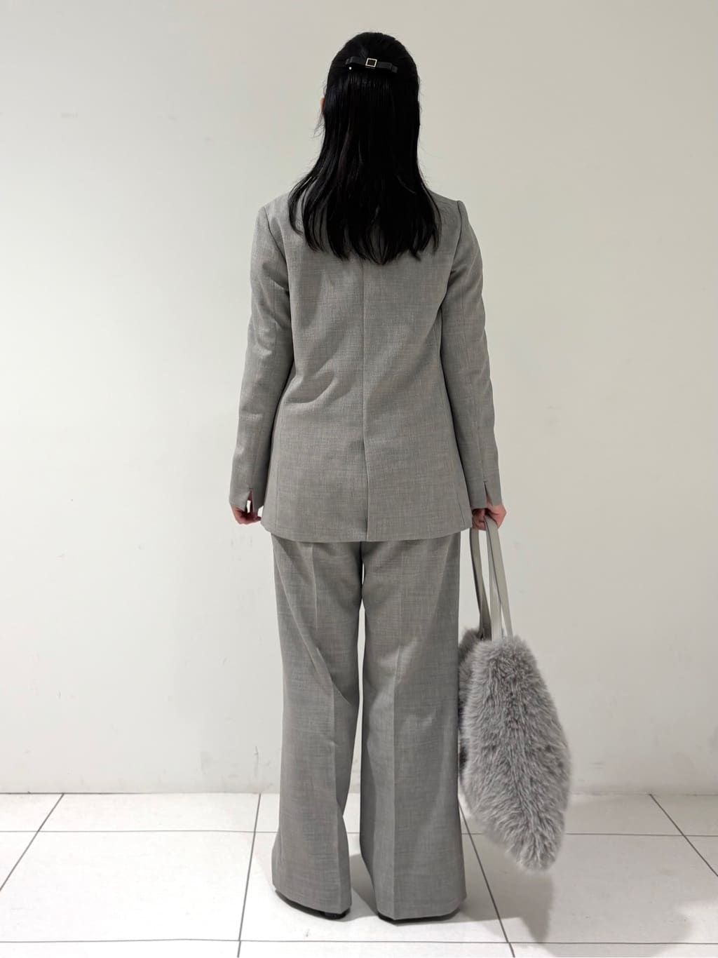 momokoさんの「INDIVI｜【洗える／セットアップ可能】凹凸ストレッチ素材ダブルジャケット」を使ったコーディネート