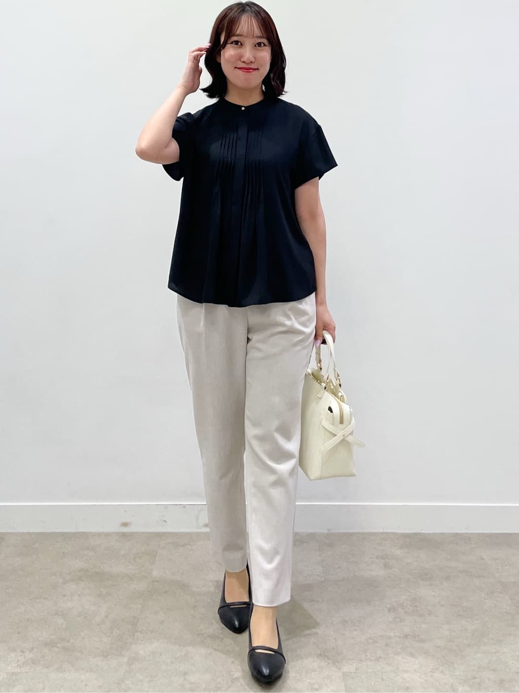 yukariさんの「Reflect｜【インナーに◎／すっきり見え！長め丈】タックデティールブラウス」を使ったコーディネート