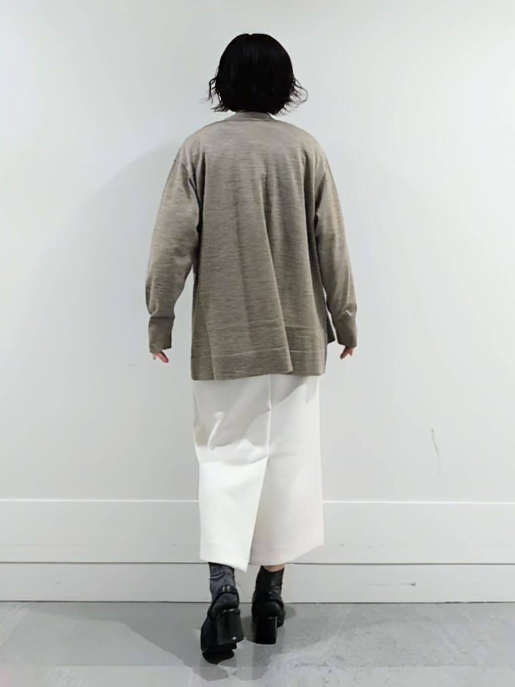 ミズタさんの「UNTITLED｜【アンサンブル可/洗える/ボタンなし】シルクウールカシミヤ 着流しカーディガン」を使ったコーディネート