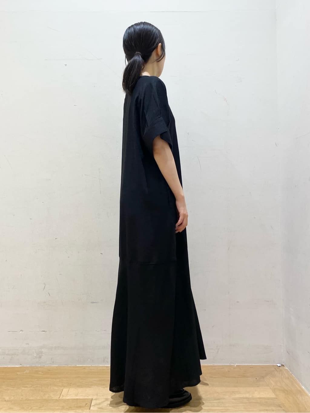 みなみさんの「OPAQUE.CLIP｜レーヨン麻キーネックワンピース【洗える】」を使ったコーディネート