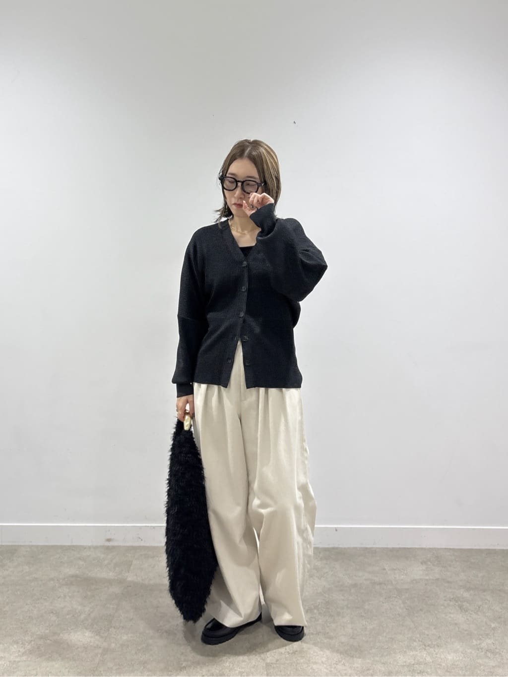 kotakiさんの「INDIVI｜【LE VERNIS】メタルハンドルトートバッグ」を使ったコーディネート