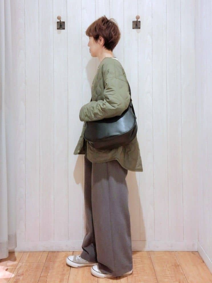 Ribさんの「SHOO･LA･RUE｜【洗濯機可/S-LL】すっきり上品きれい見え タックワイドパンツ」を使ったコーディネート