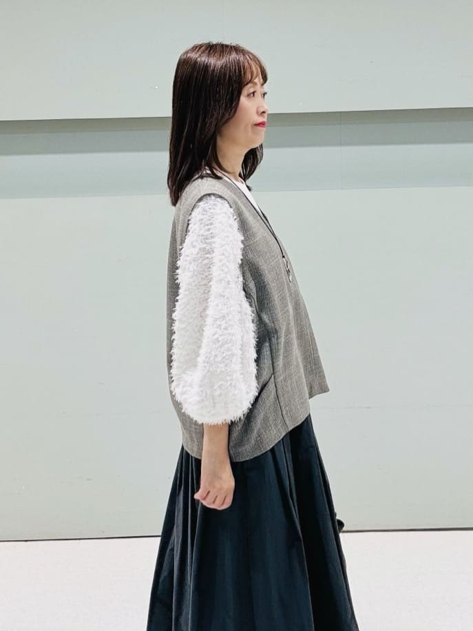 makiさんの「UNTITLED｜【セットアップ可/洗える】梳毛調合繊Vネックベスト」を使ったコーディネート