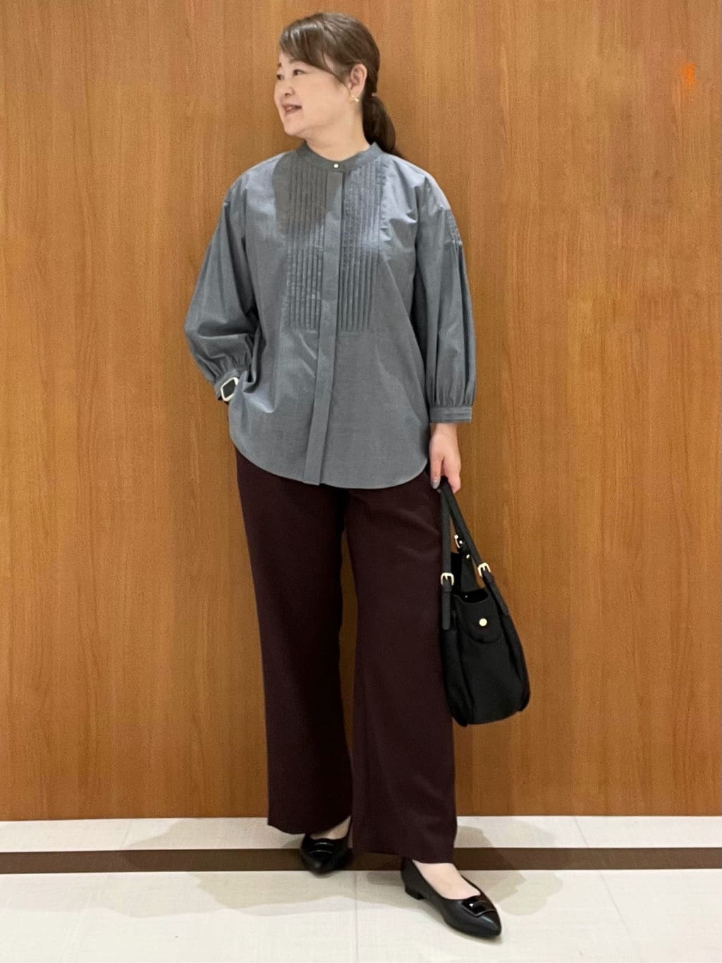 Hiroさんの「Reflect｜【程よいゆとり感／体型カバー】ピンタックデザインシャンブレーブラウス」を使ったコーディネート