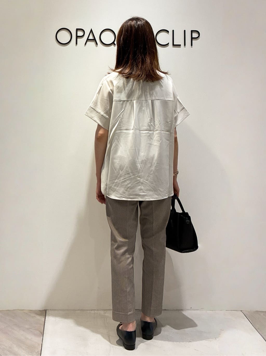 もんちゃんさんの「OPAQUE.CLIP｜《5色展開／SS-LLサイズ》スキッパー金ボタンブラウス／セットアップ対応【防シワ／ストレッチ／洗濯」を使ったコーディネート