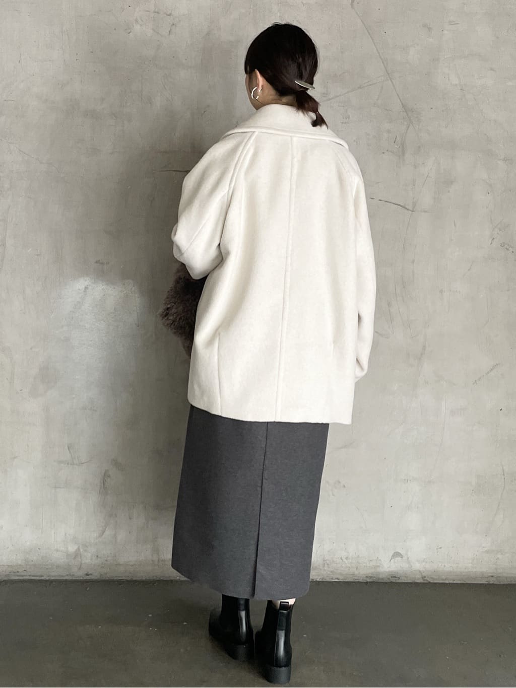 tomokoさんの「OPAQUE.CLIP｜カシミヤブレンドウールミドルピーコート」を使ったコーディネート